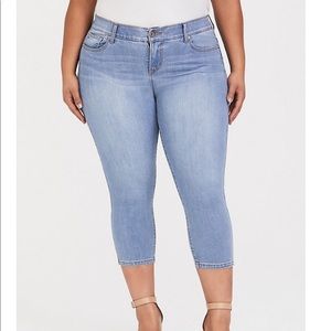 Torrid Premium Bombshell Skinny Jeans Cropped